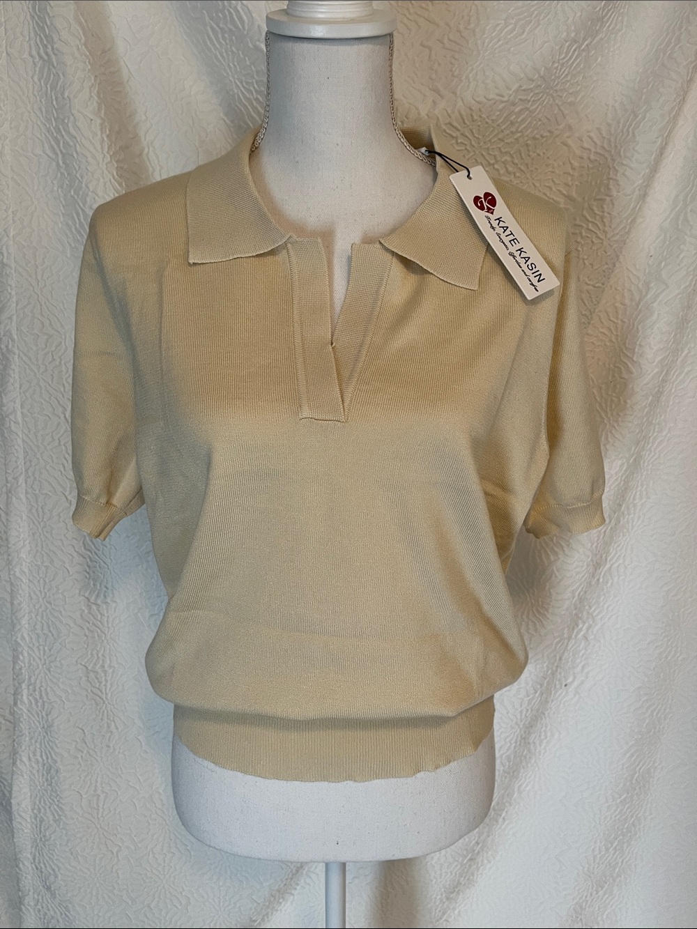 KATE KASIN Creamy Beige Short Sleeve Polo Knit Top